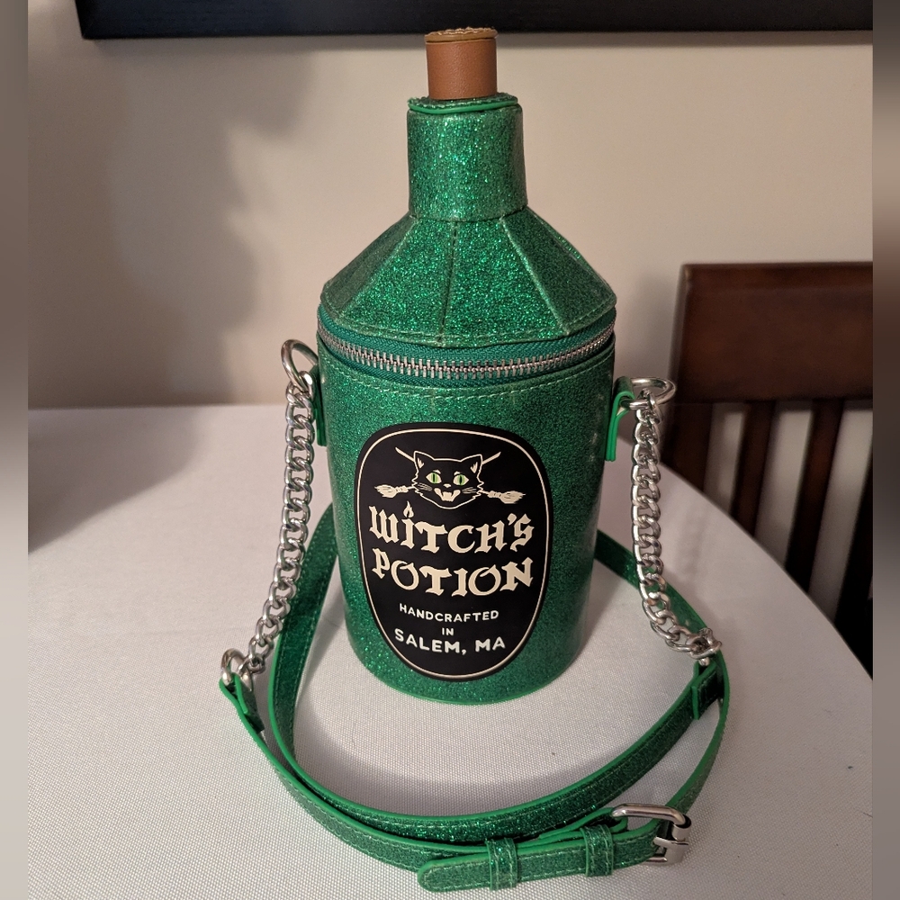 NWOT Green Witch's Potion Handbag